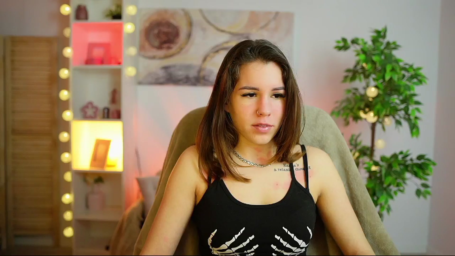 Gallery image thumbnail from Alyssa_Hall's myfreecams stream on, 02/26/2025, 14:33 image 15 of 20
