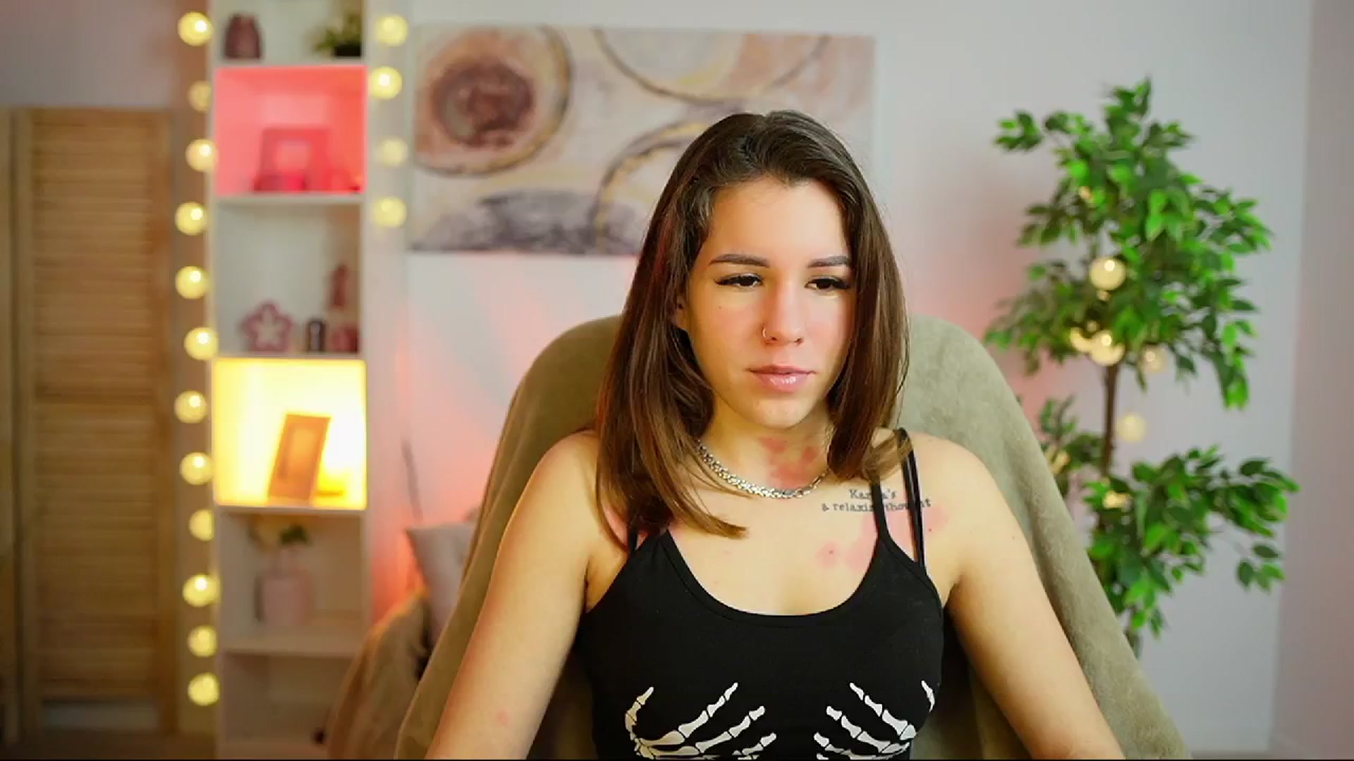 Gallery image thumbnail from Alyssa_Hall's myfreecams stream on, 02/26/2025, 14:33 image 9 of 20
