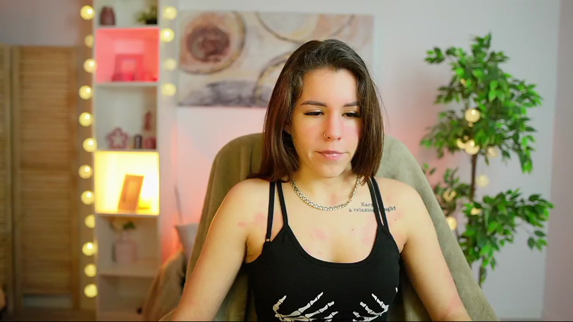 Gallery image thumbnail from Alyssa_Hall's myfreecams stream on, 02/26/2025, 16:08 image 1 of 20