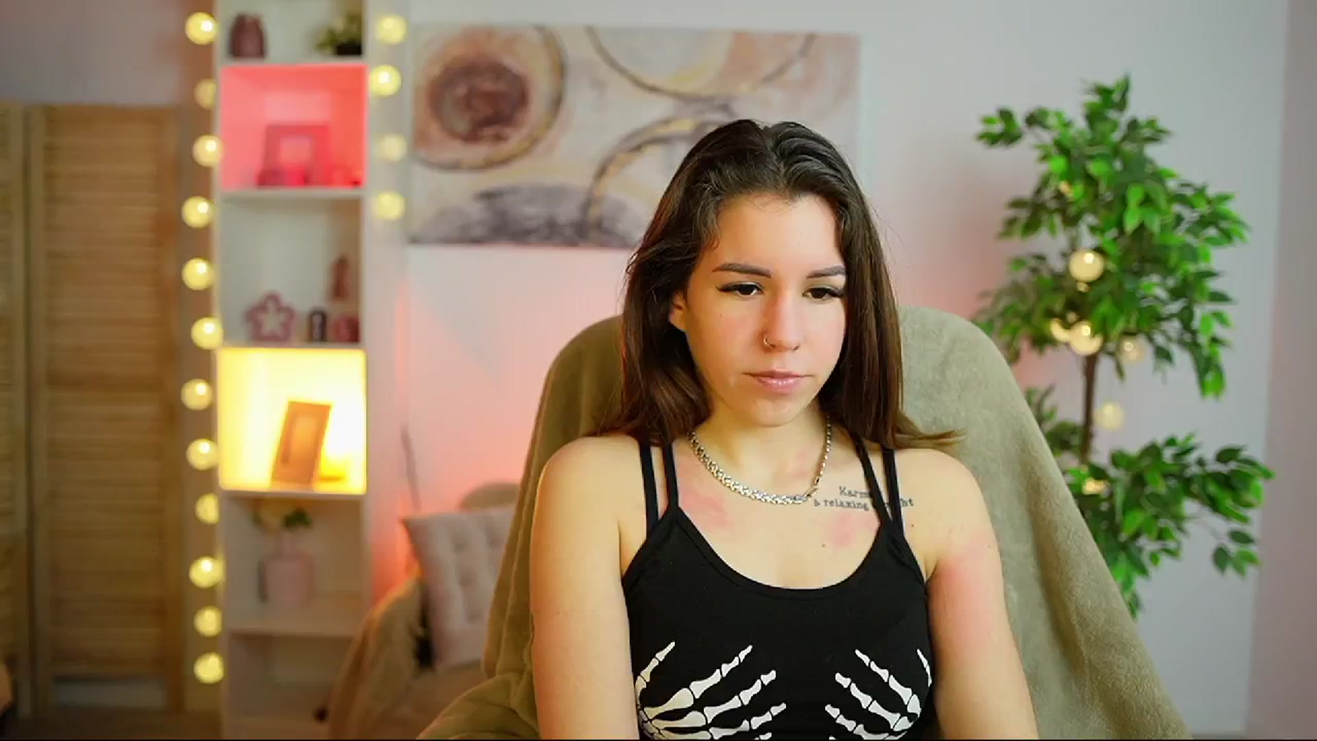 Gallery image thumbnail from Alyssa_Hall's myfreecams stream on, 02/26/2025, 16:08 image 16 of 20