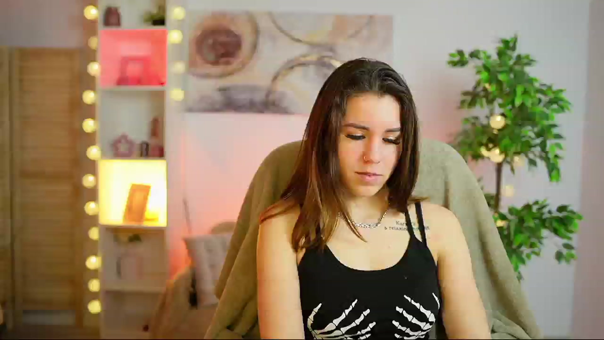 Gallery image thumbnail from Alyssa_Hall's myfreecams stream on, 02/26/2025, 17:17 image 15 of 20