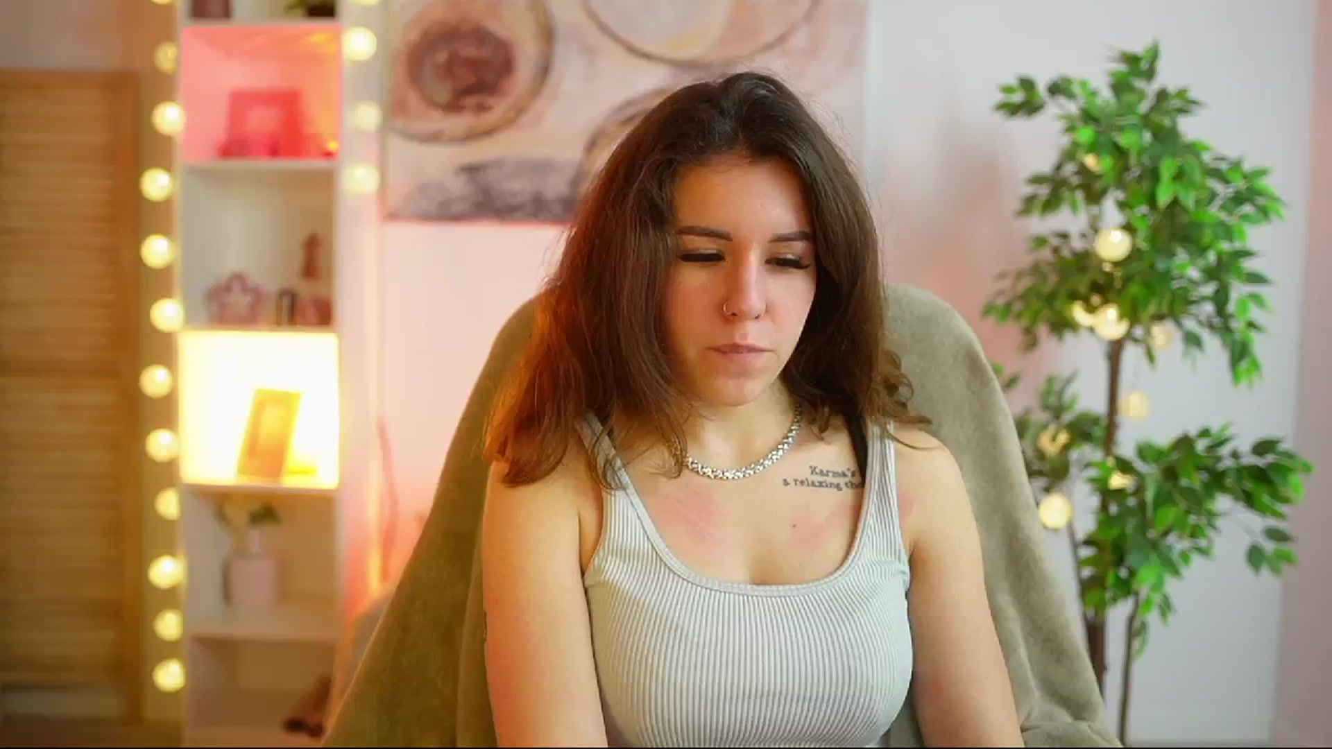 Gallery image thumbnail from Alyssa_Hall's myfreecams stream on, 02/27/2025, 15:22 image 11 of 20