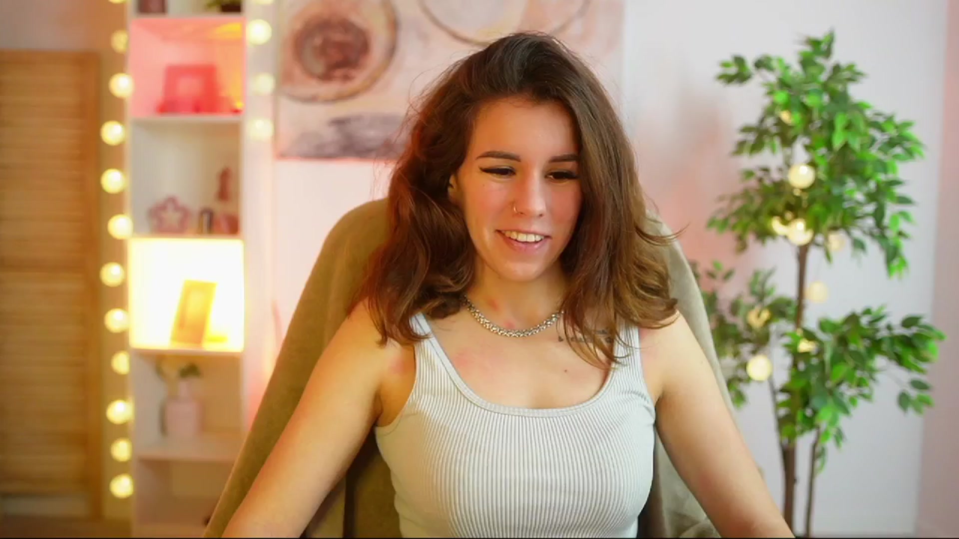 Gallery image thumbnail from Alyssa_Hall's myfreecams stream on, 02/27/2025, 15:22 image 17 of 20