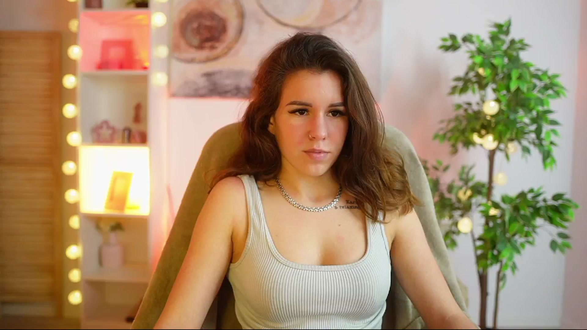 Gallery image thumbnail from Alyssa_Hall's myfreecams stream on, 02/27/2025, 16:00 image 15 of 20