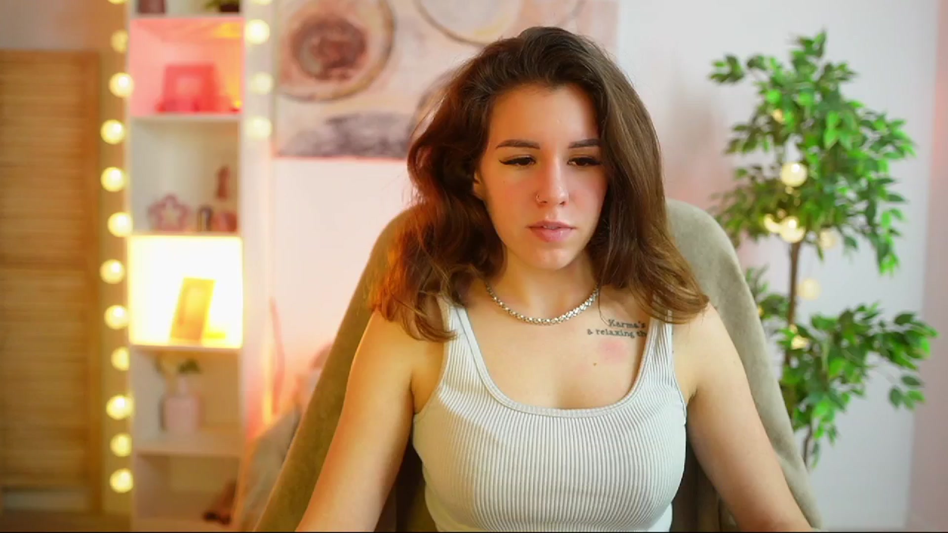 Gallery image thumbnail from Alyssa_Hall's myfreecams stream on, 02/27/2025, 18:03 image 6 of 20