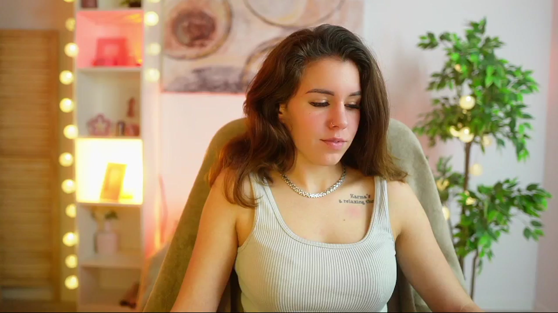 Gallery image thumbnail from Alyssa_Hall's myfreecams stream on, 02/27/2025, 18:03 image 9 of 20