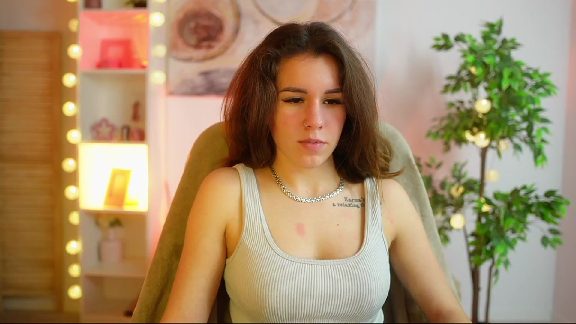 Gallery image thumbnail from Alyssa_Hall's myfreecams stream on, 02/27/2025, 18:03 image 15 of 20
