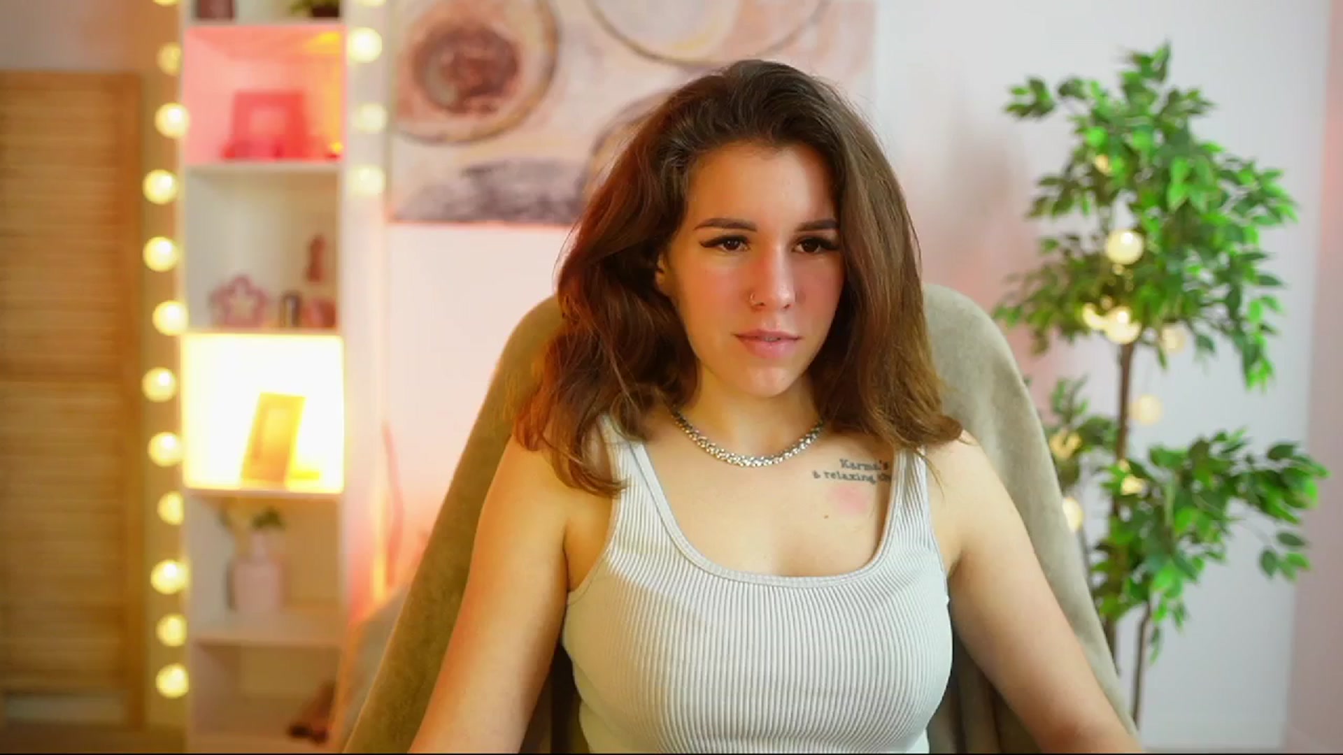 Gallery image thumbnail from Alyssa_Hall's myfreecams stream on, 02/27/2025, 18:03 image 7 of 20