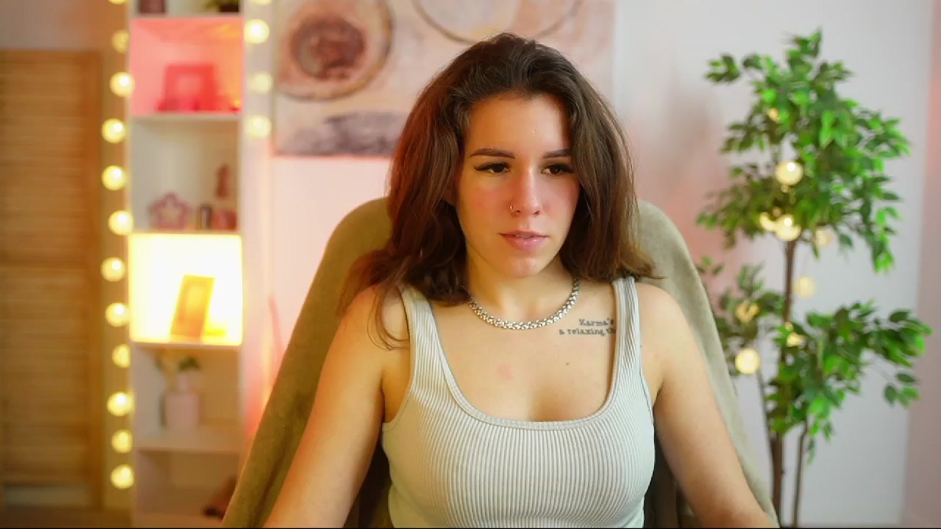 Gallery image thumbnail from Alyssa_Hall's myfreecams stream on, 02/27/2025, 18:03 image 19 of 20
