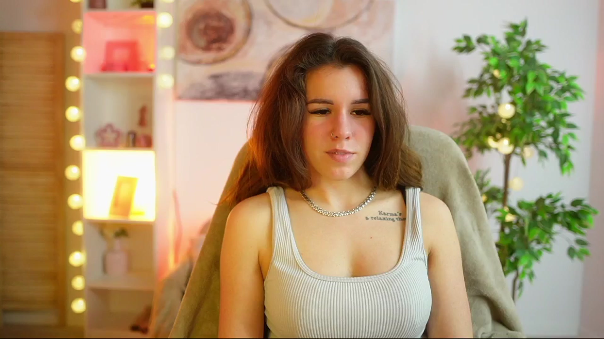 Gallery image thumbnail from Alyssa_Hall's myfreecams stream on, 02/27/2025, 18:42 image 1 of 20