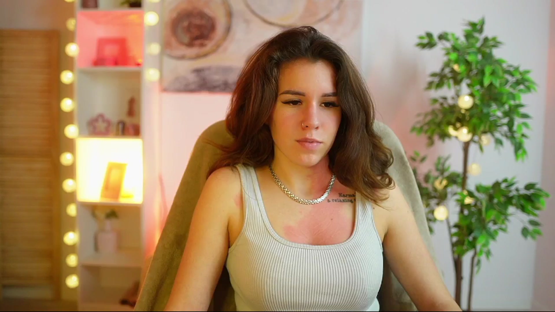 Gallery image thumbnail from Alyssa_Hall's myfreecams stream on, 02/27/2025, 18:42 image 10 of 20