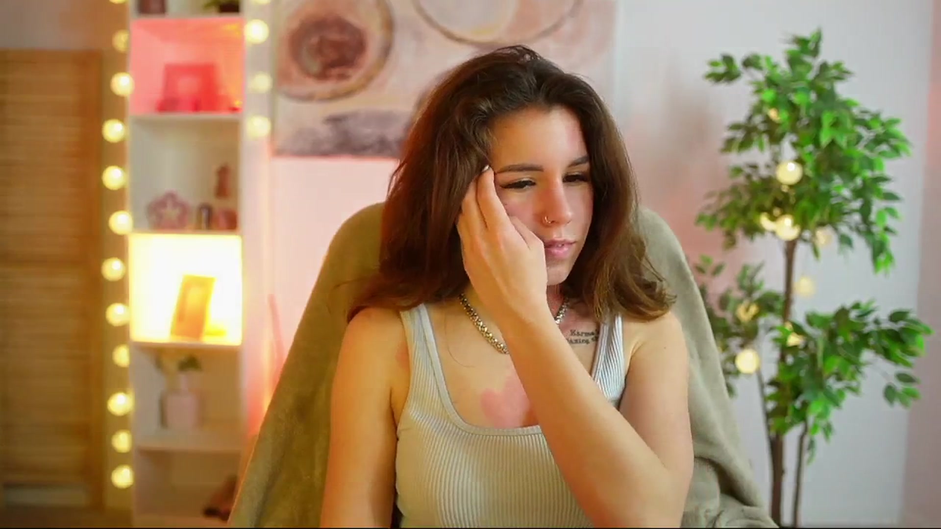 Gallery image thumbnail from Alyssa_Hall's myfreecams stream on, 02/27/2025, 18:42 image 15 of 20