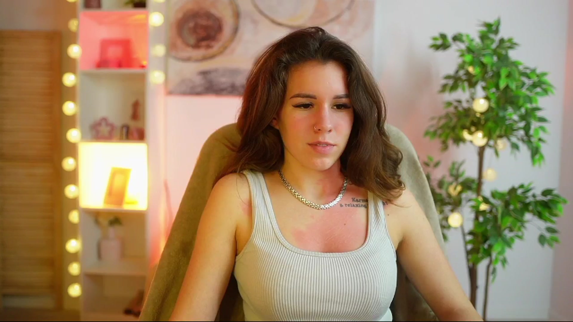 Gallery image thumbnail from Alyssa_Hall's myfreecams stream on, 02/27/2025, 18:42 image 8 of 20