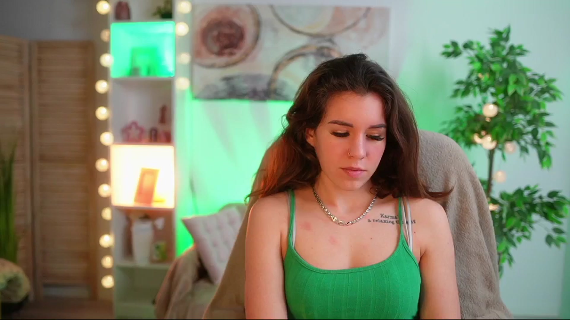 Gallery image thumbnail from Alyssa_Hall's myfreecams stream on, 02/28/2025, 16:06 image 14 of 20