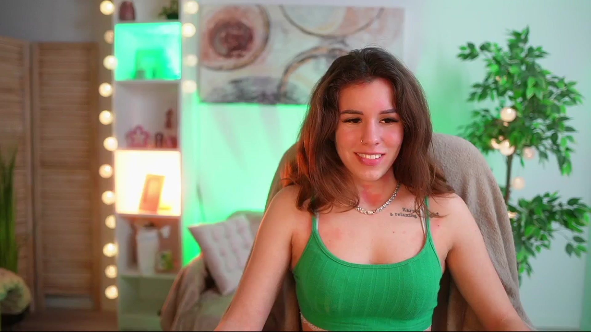 Gallery image thumbnail from Alyssa_Hall's myfreecams stream on, 02/28/2025, 16:06 image 17 of 20