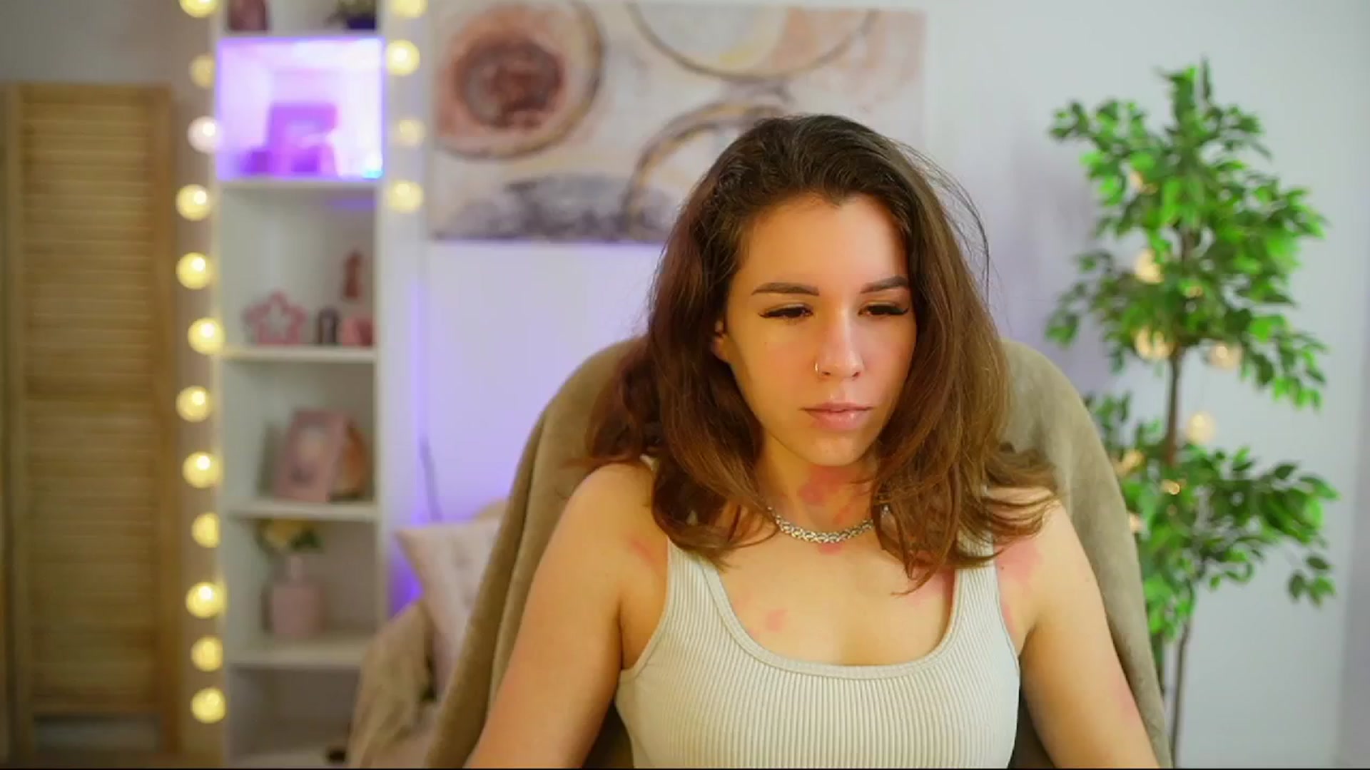 Gallery image thumbnail from Alyssa_Hall's myfreecams stream on, 03/01/2025, 14:43 image 2 of 20