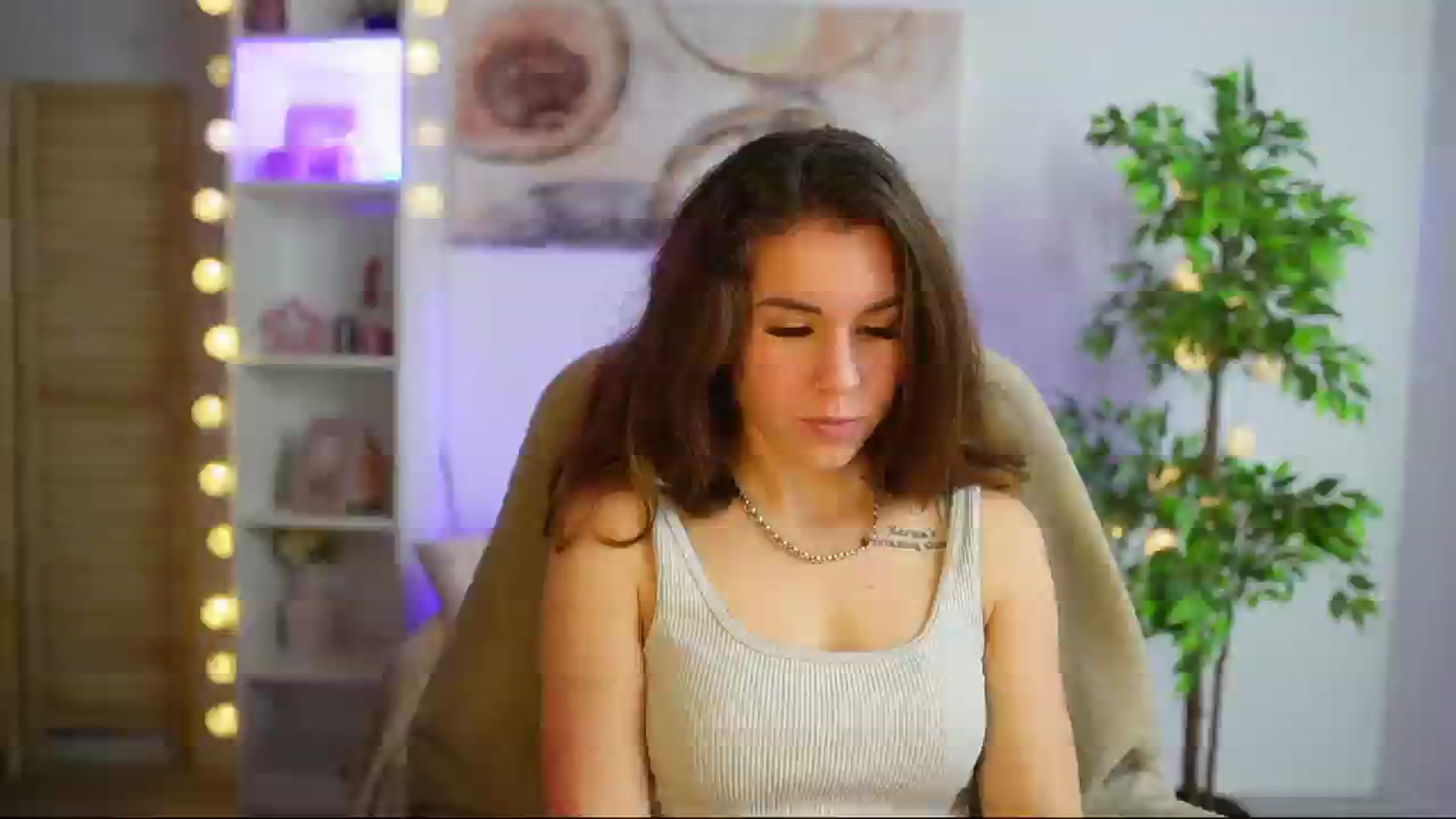 Gallery image thumbnail from Alyssa_Hall's myfreecams stream on, 03/01/2025, 16:52 image 18 of 20
