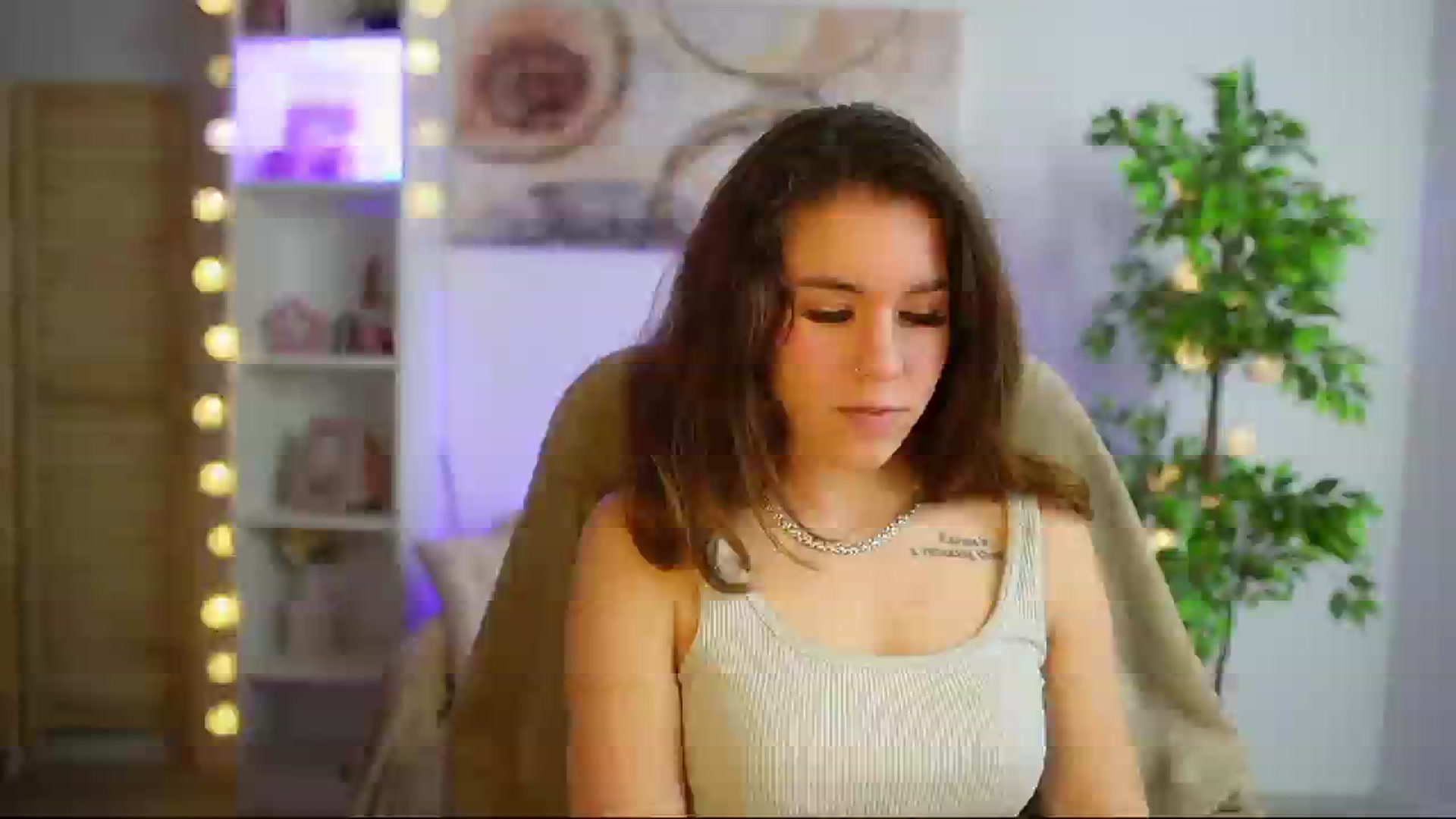 Gallery image thumbnail from Alyssa_Hall's myfreecams stream on, 03/01/2025, 16:52 image 10 of 20