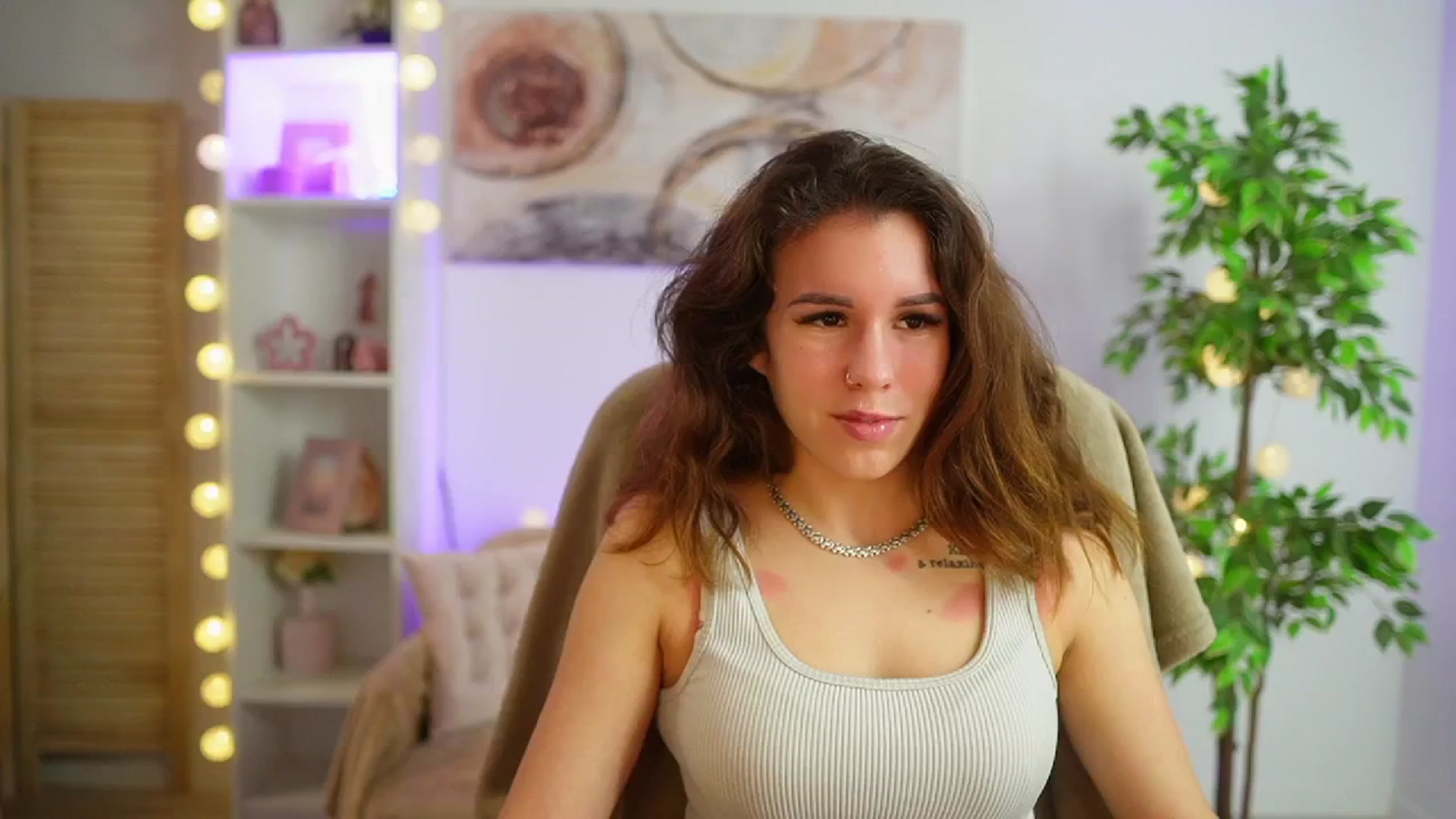 Gallery image thumbnail from Alyssa_Hall's myfreecams stream on, 03/03/2025, 14:56 image 2 of 20