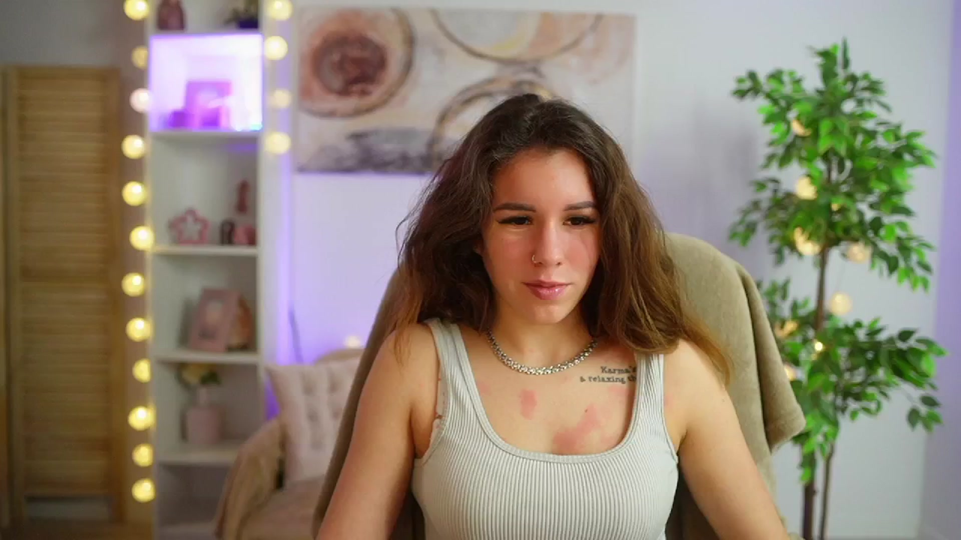 Gallery image thumbnail from Alyssa_Hall's myfreecams stream on, 03/03/2025, 14:56 image 12 of 20