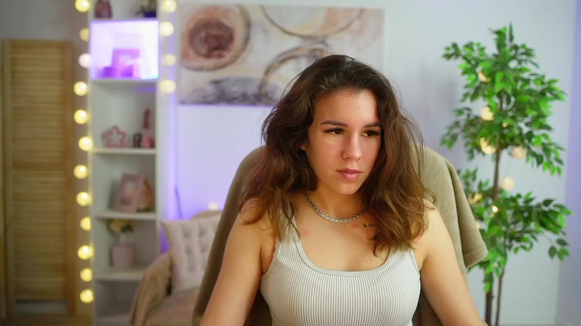 Gallery image thumbnail from Alyssa_Hall's myfreecams stream on, 03/03/2025, 14:56 image 5 of 20