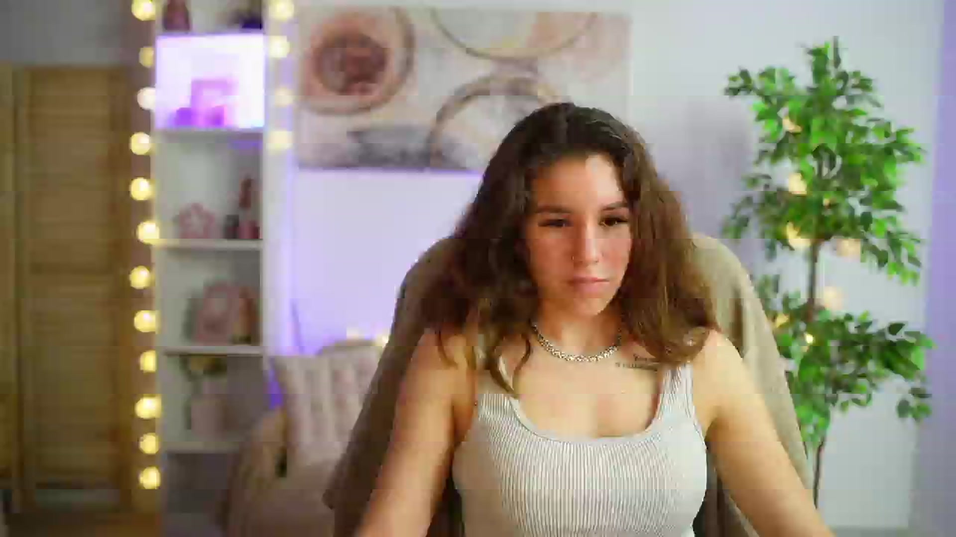Gallery image thumbnail from Alyssa_Hall's myfreecams stream on, 03/03/2025, 18:47 image 15 of 20