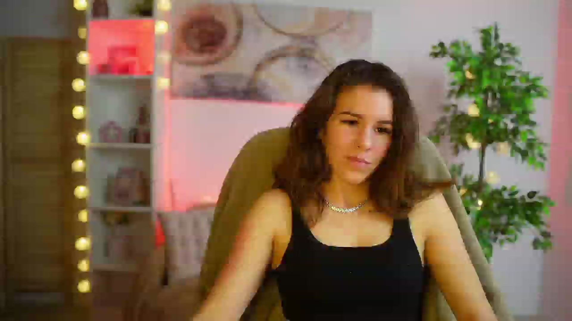 Gallery image thumbnail from Alyssa_Hall's myfreecams stream on, 03/04/2025, 19:00 image 20 of 20