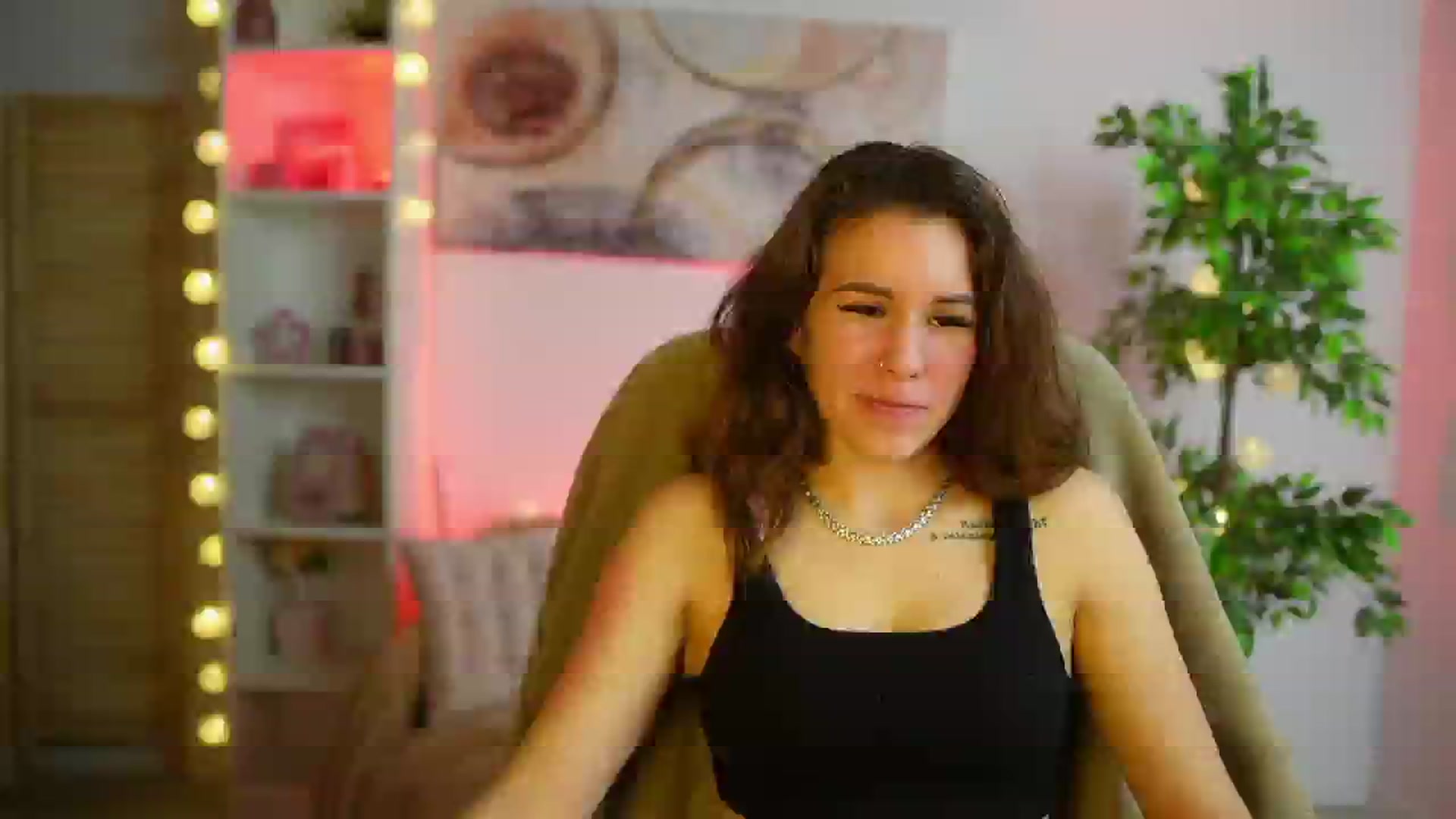 Gallery image thumbnail from Alyssa_Hall's myfreecams stream on, 03/04/2025, 19:00 image 14 of 20