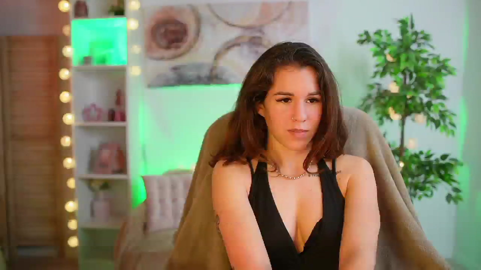 Gallery image thumbnail from Alyssa_Hall's myfreecams stream on, 03/06/2025, 18:07 image 13 of 20