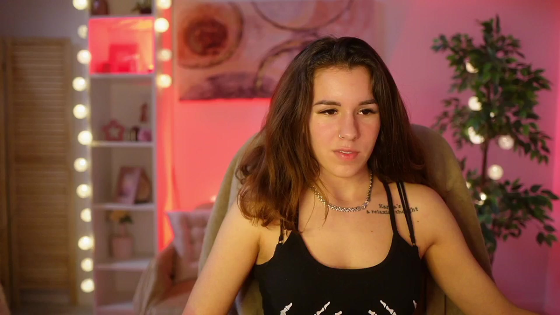 Gallery image thumbnail from Alyssa_Hall's myfreecams stream on, 03/07/2025, 15:09 image 18 of 20