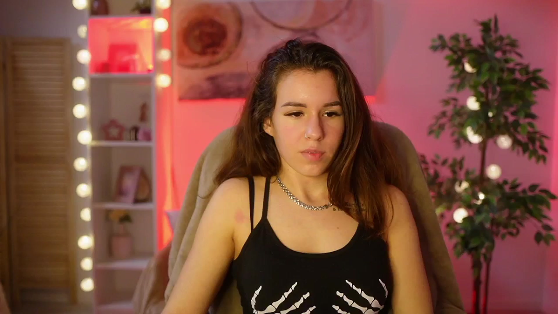 Gallery image thumbnail from Alyssa_Hall's myfreecams stream on, 03/07/2025, 15:09 image 16 of 20