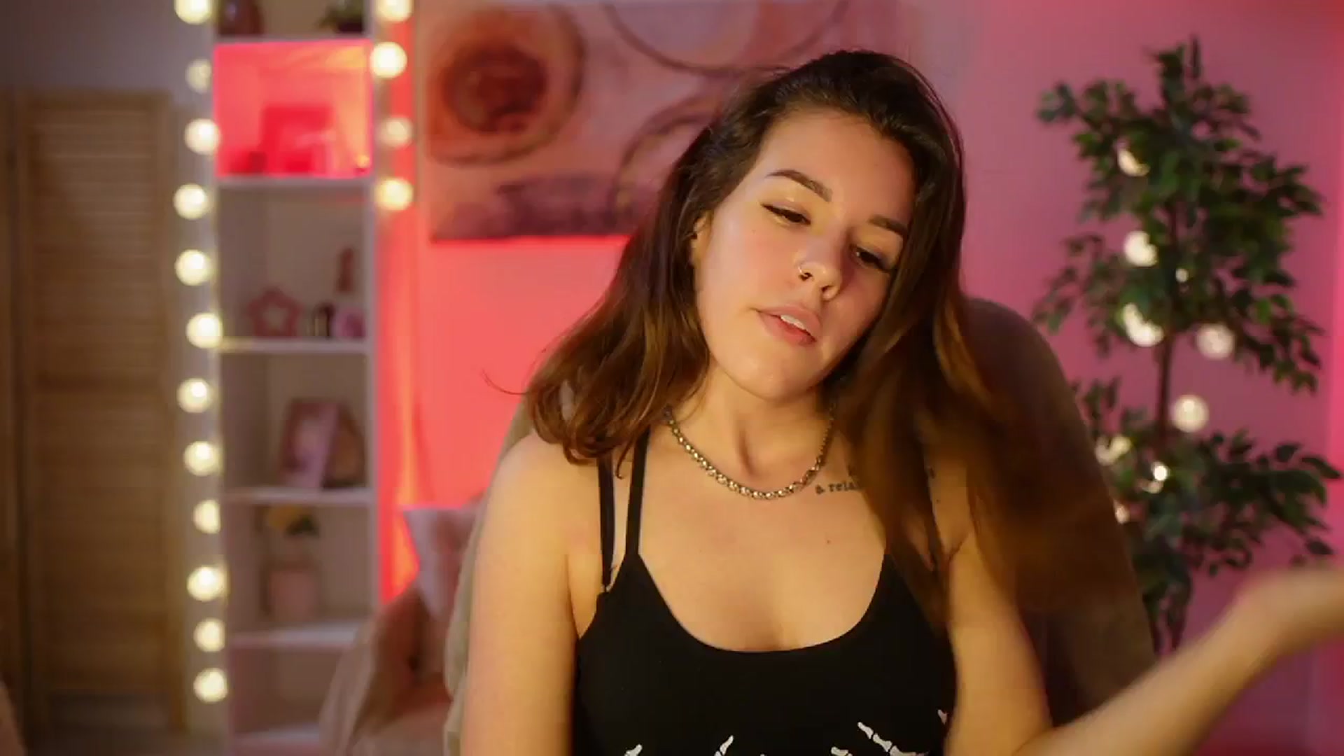 Gallery image thumbnail from Alyssa_Hall's myfreecams stream on, 03/07/2025, 15:09 image 17 of 20