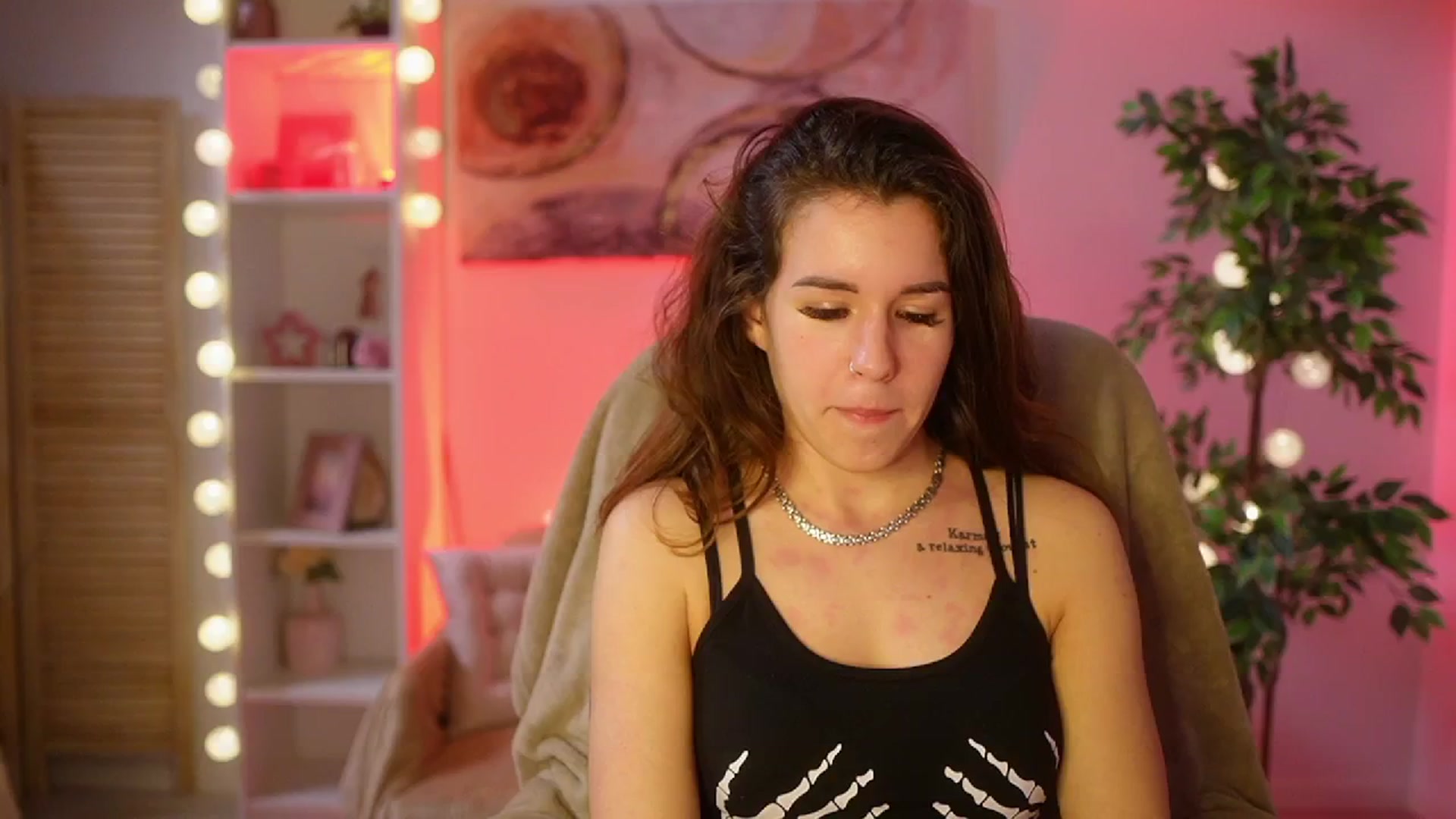 Gallery image thumbnail from Alyssa_Hall's myfreecams stream on, 03/07/2025, 15:09 image 6 of 20