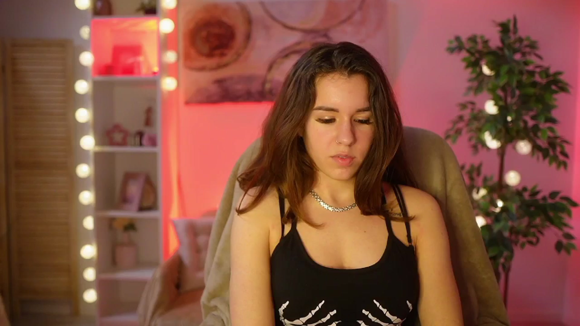 Gallery image thumbnail from Alyssa_Hall's myfreecams stream on, 03/07/2025, 15:09 image 12 of 20