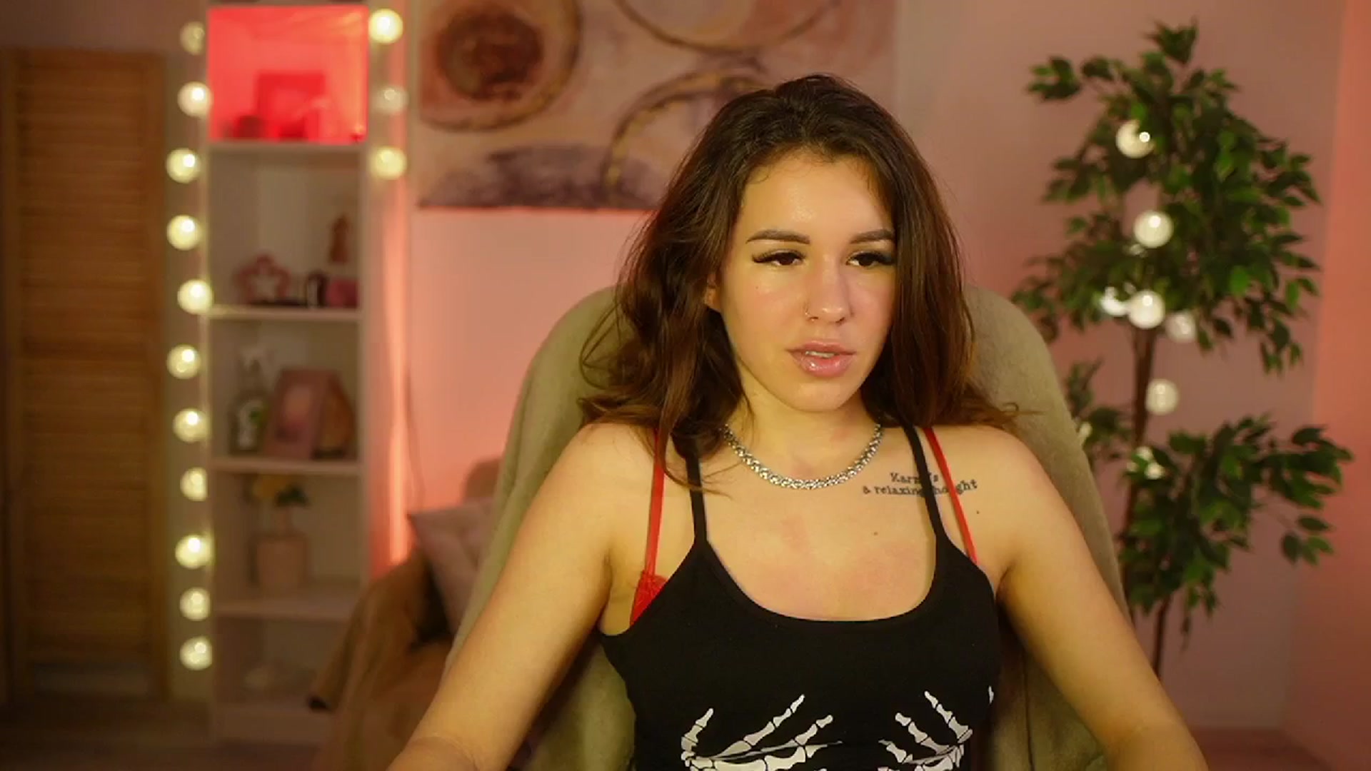 Gallery image thumbnail from Alyssa_Hall's myfreecams stream on, 03/15/2025, 15:23 image 15 of 20