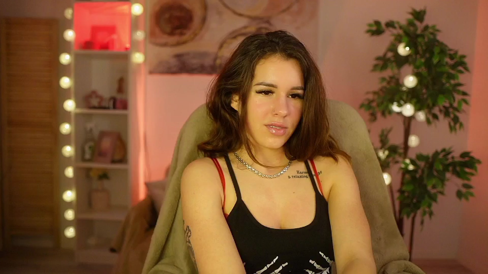 Gallery image thumbnail from Alyssa_Hall's myfreecams stream on, 03/15/2025, 15:23 image 18 of 20