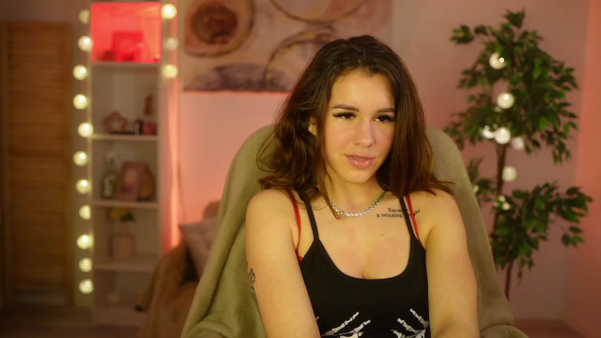 Gallery image thumbnail from Alyssa_Hall's myfreecams stream on, 03/15/2025, 15:23 image 17 of 20