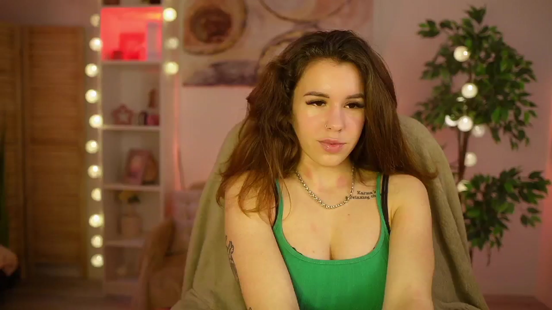 Gallery image thumbnail from Alyssa_Hall's myfreecams stream on, 03/16/2025, 16:04 image 17 of 20