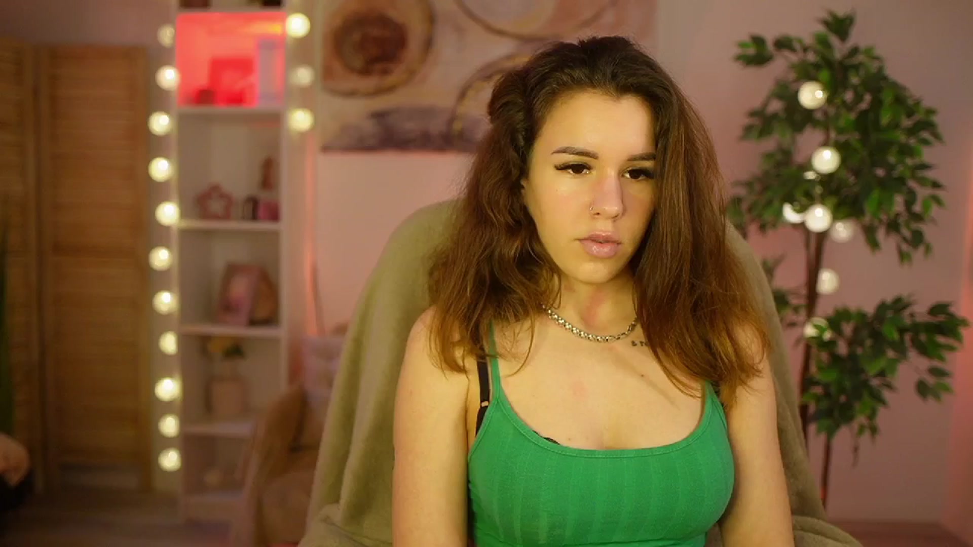 Gallery image thumbnail from Alyssa_Hall's myfreecams stream on, 03/16/2025, 16:04 image 4 of 20