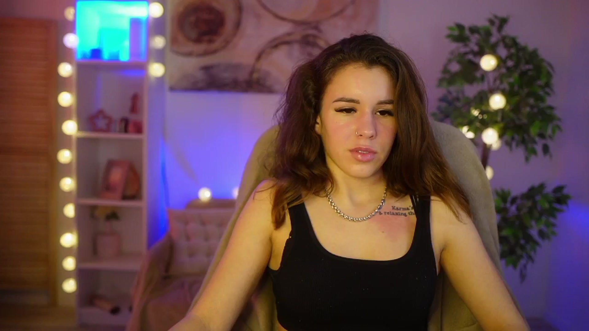 Gallery image thumbnail from Alyssa_Hall's myfreecams stream on, 03/17/2025, 16:06 image 20 of 20