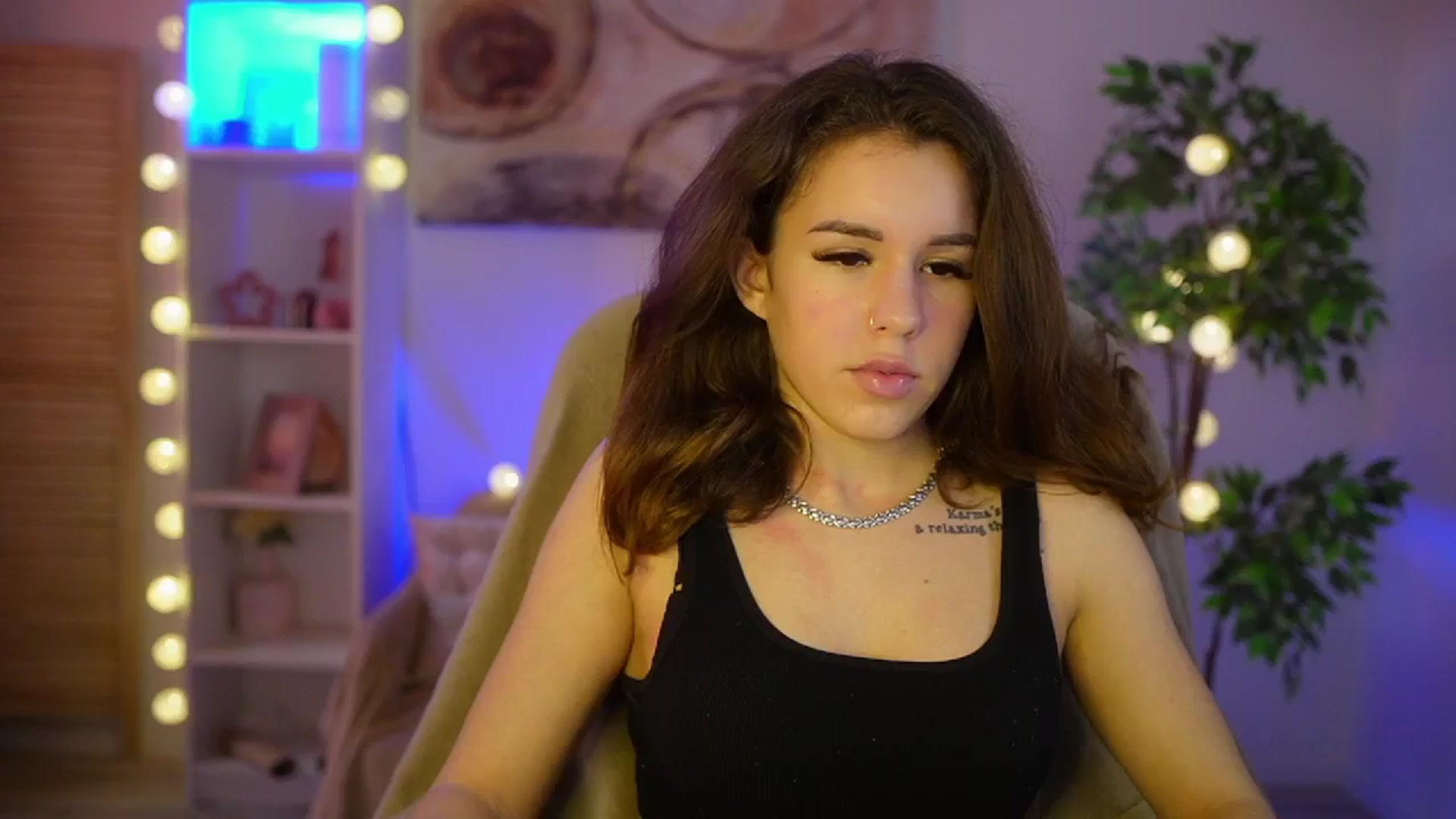 Gallery image thumbnail from Alyssa_Hall's myfreecams stream on, 03/17/2025, 16:06 image 11 of 20