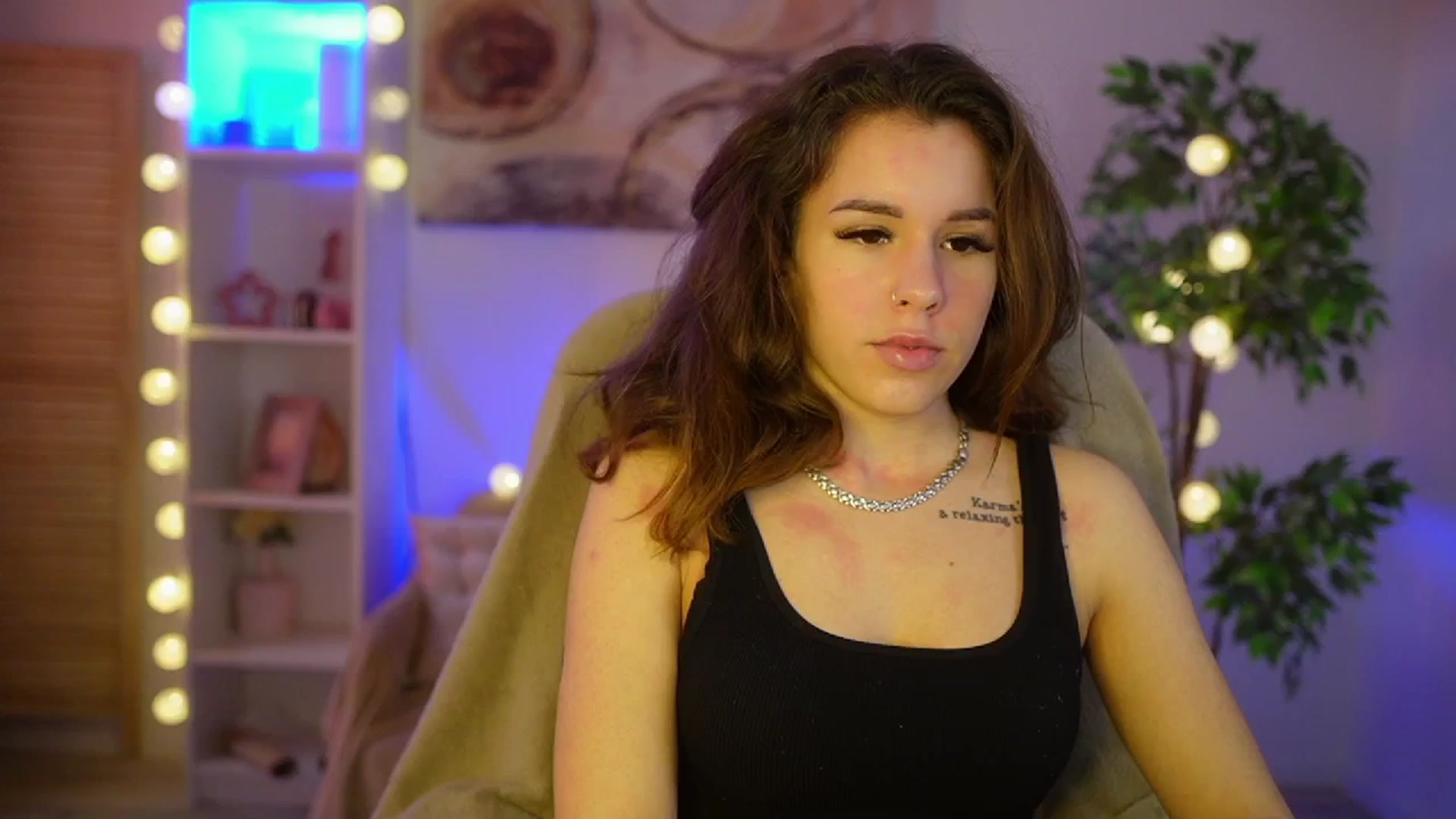 Gallery image thumbnail from Alyssa_Hall's myfreecams stream on, 03/17/2025, 16:06 image 9 of 20