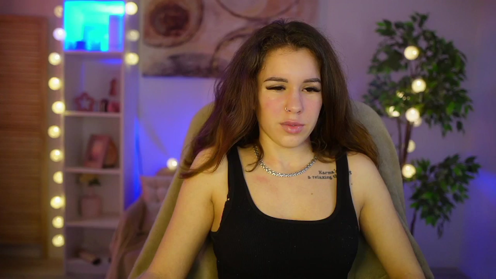Gallery image thumbnail from Alyssa_Hall's myfreecams stream on, 03/17/2025, 16:06 image 12 of 20