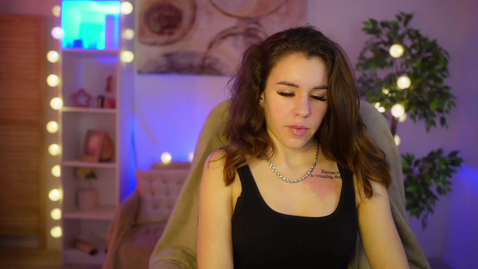 Gallery image thumbnail from Alyssa_Hall's myfreecams stream on, 03/17/2025, 16:06 image 19 of 20