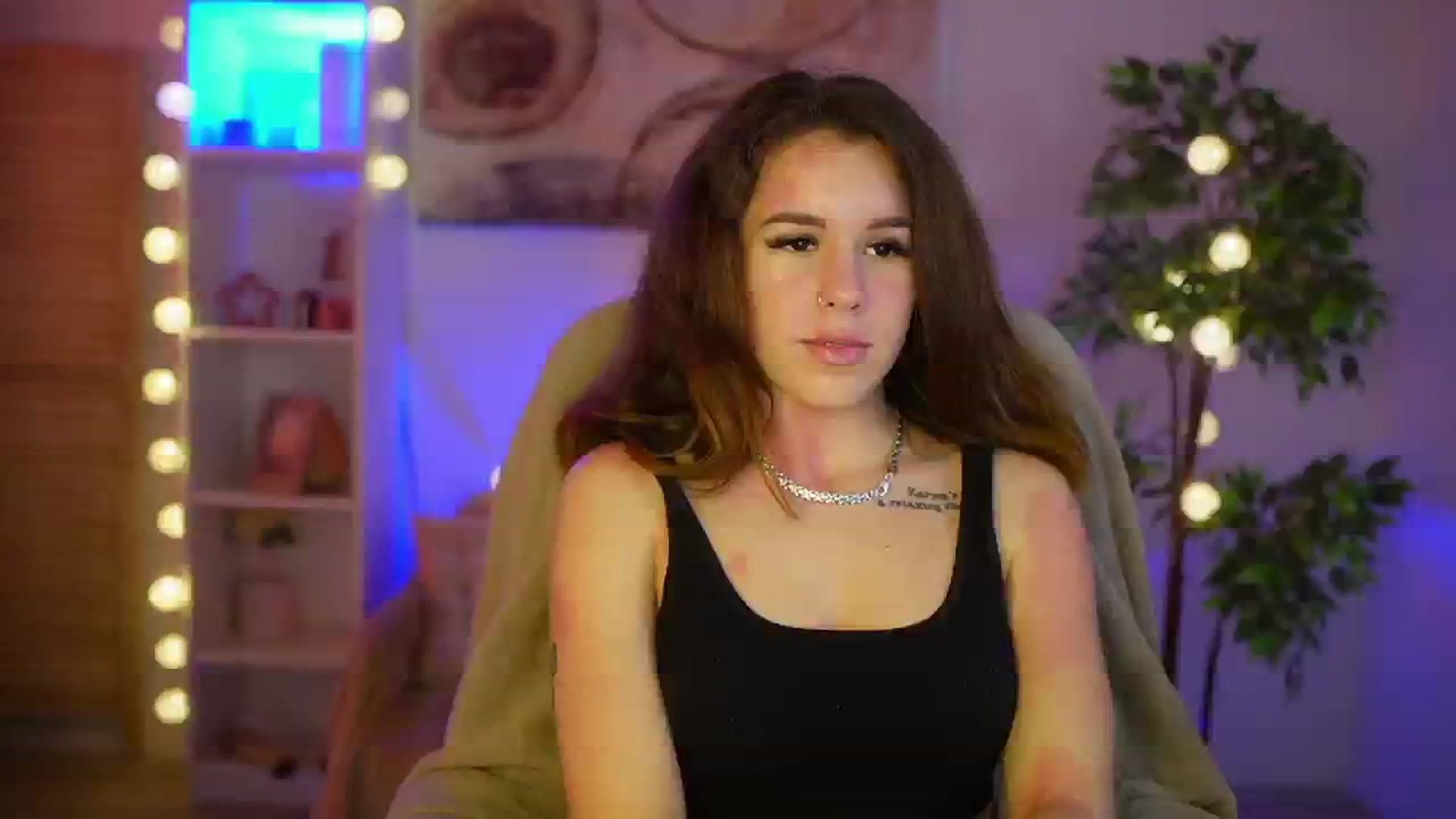 Gallery image thumbnail from Alyssa_Hall's myfreecams stream on, 03/17/2025, 17:58 image 5 of 20