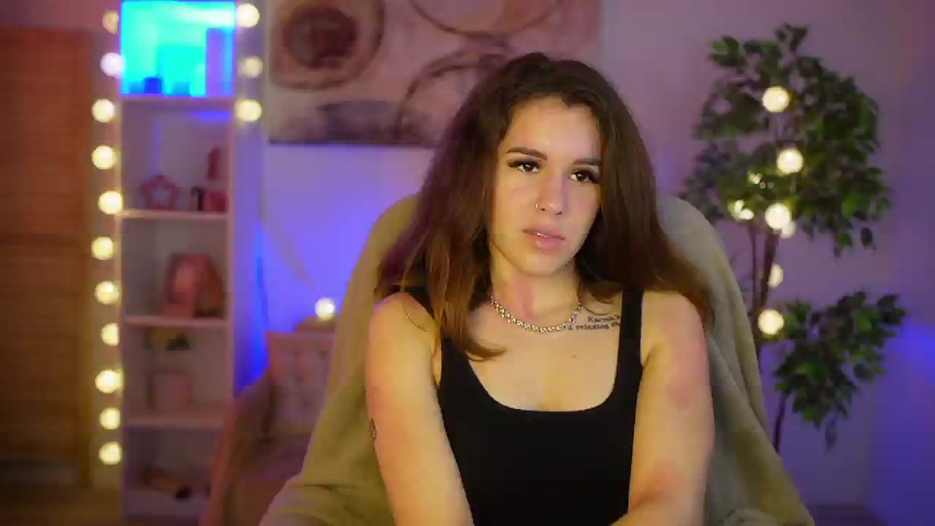 Gallery image thumbnail from Alyssa_Hall's myfreecams stream on, 03/17/2025, 17:58 image 10 of 20