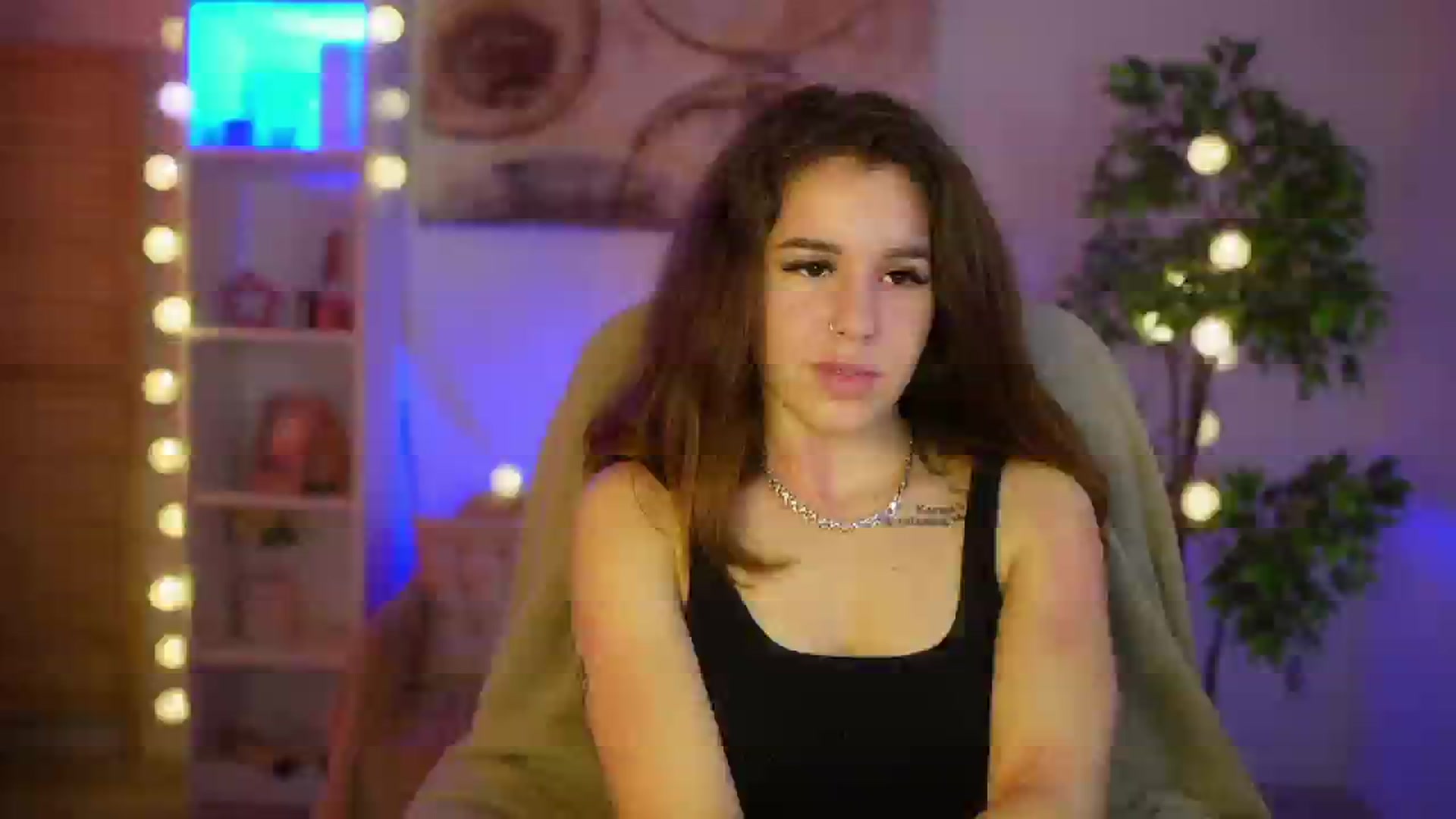Gallery image thumbnail from Alyssa_Hall's myfreecams stream on, 03/17/2025, 17:58 image 13 of 20