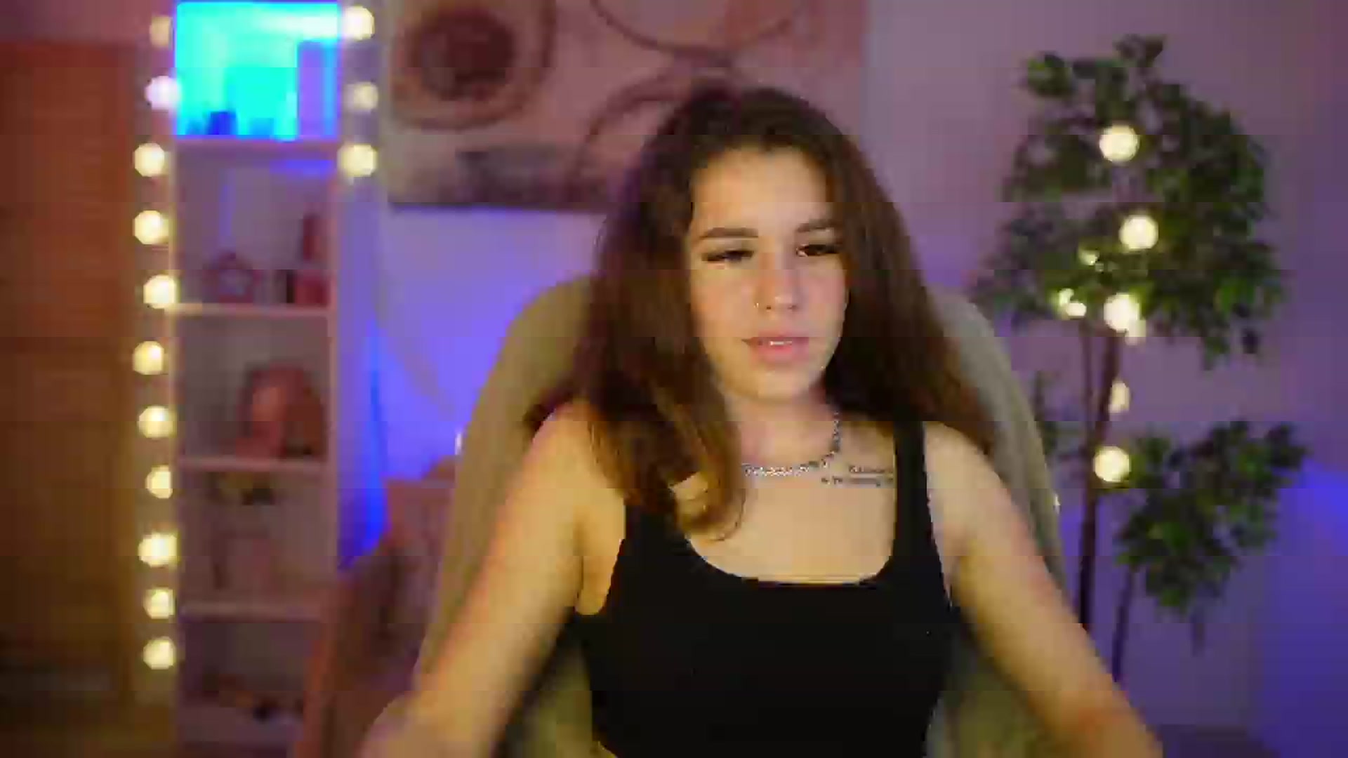 Gallery image thumbnail from Alyssa_Hall's myfreecams stream on, 03/17/2025, 17:58 image 15 of 20