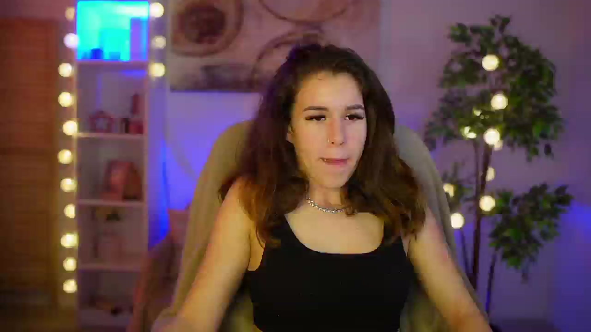 Gallery image thumbnail from Alyssa_Hall's myfreecams stream on, 03/17/2025, 17:58 image 17 of 20