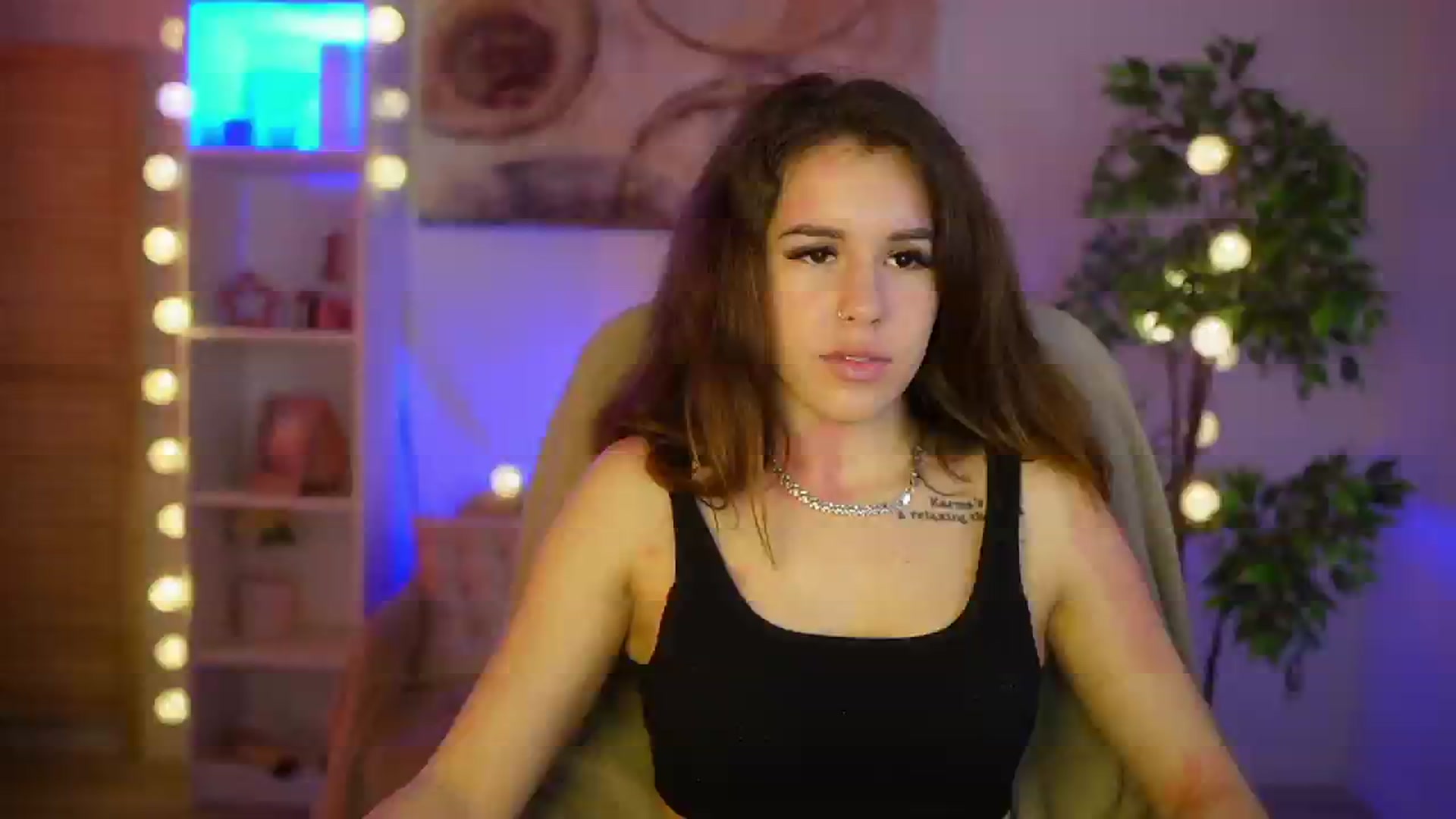 Gallery image thumbnail from Alyssa_Hall's myfreecams stream on, 03/17/2025, 17:58 image 8 of 20